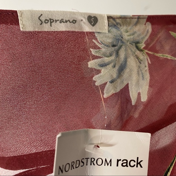 Soprano Nordstrom Rack NWT Cold Shoulder Floral Top - Picture 10 of 12